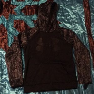Youth Medium Cold Gear Under Armour sweatshirt